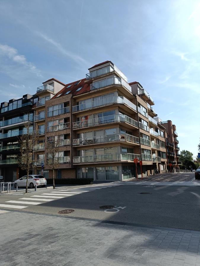 Residentie Gaudi Apartment Nieuwpoort Ngoại thất bức ảnh